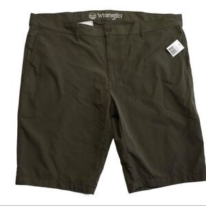 Wrangler Men’s Basic Shorts Army Green Sz 42 NWT